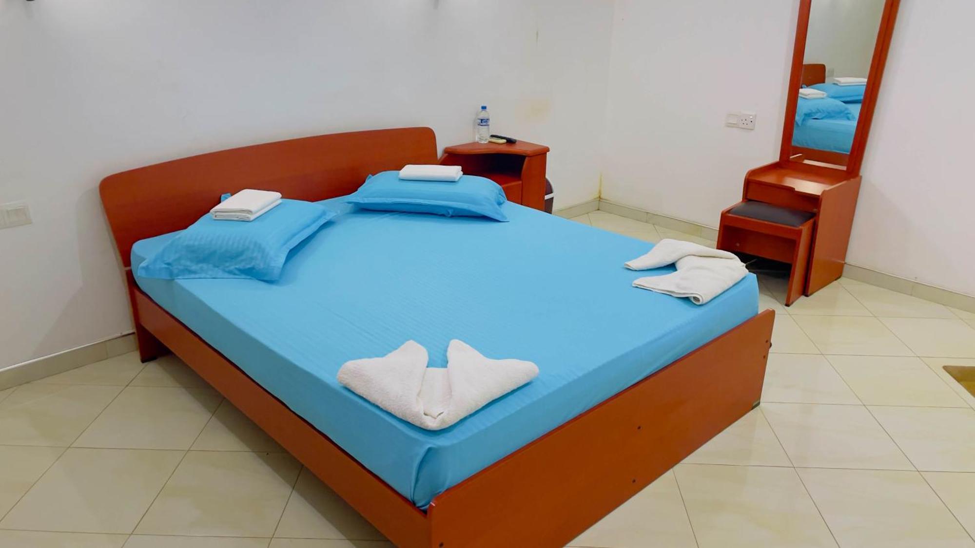 White Eagle Hotel 锡吉里亚 外观 照片