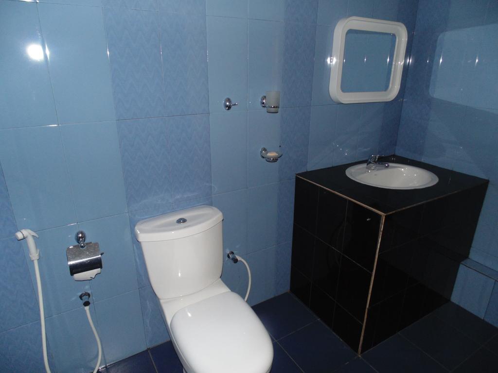 White Eagle Hotel 锡吉里亚 客房 照片